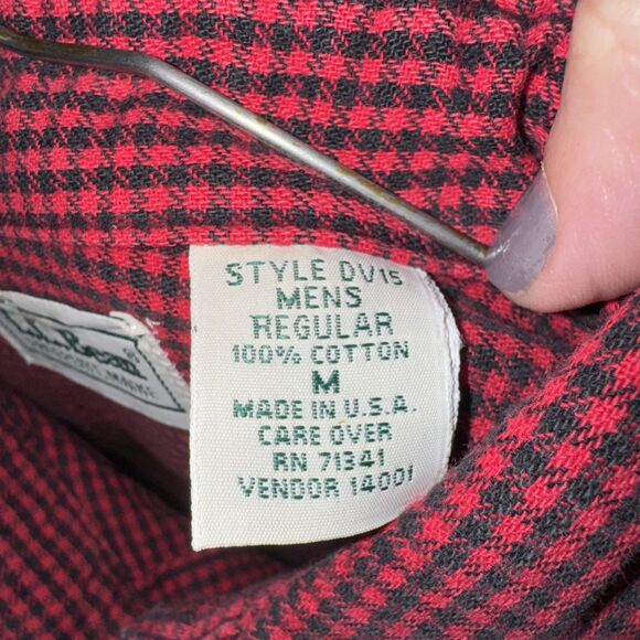 Vtg L.L. Bean Made in USA Freeport Flannel Shirt Medium Red Black Check Plaid - Picture 10 of 10